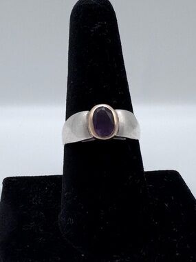 Sterling Silver 925 Oval Amethyst Ring with Gold Accent Size 8